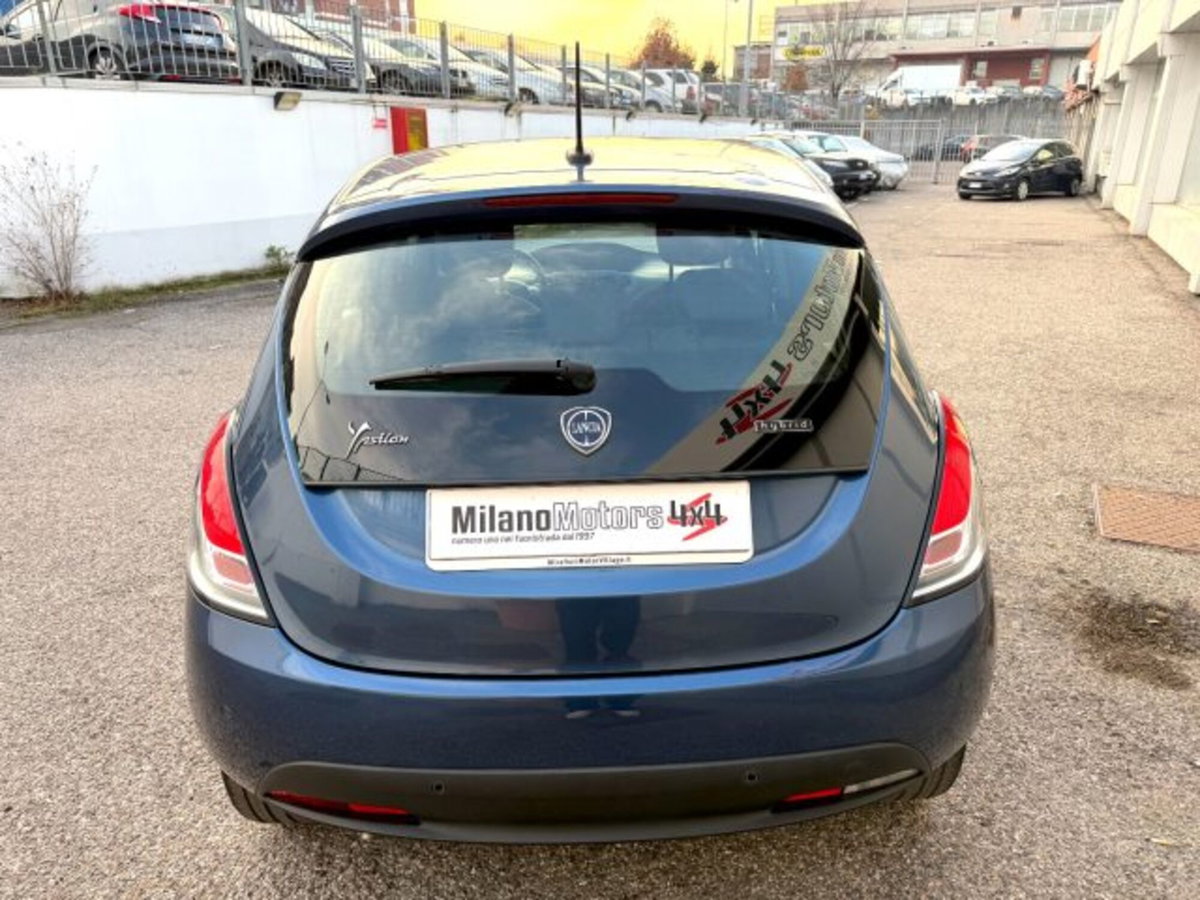 Lancia Ypsilon 1.0 FireFly 5 porte S&S Hybrid Silver Plus (6)