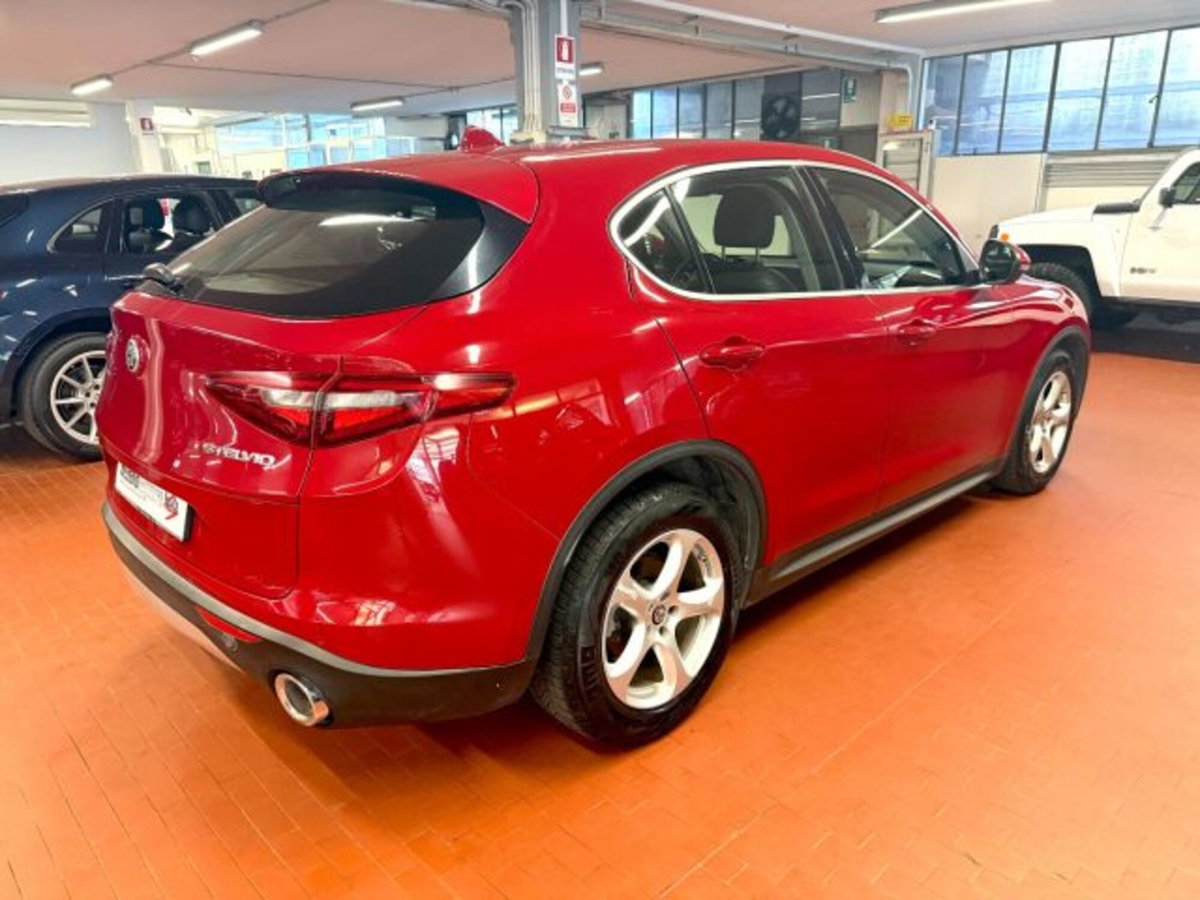 Alfa Romeo Stelvio Stelvio 2.2 Turbodiesel 180 CV AT8 Q4 Super (3)