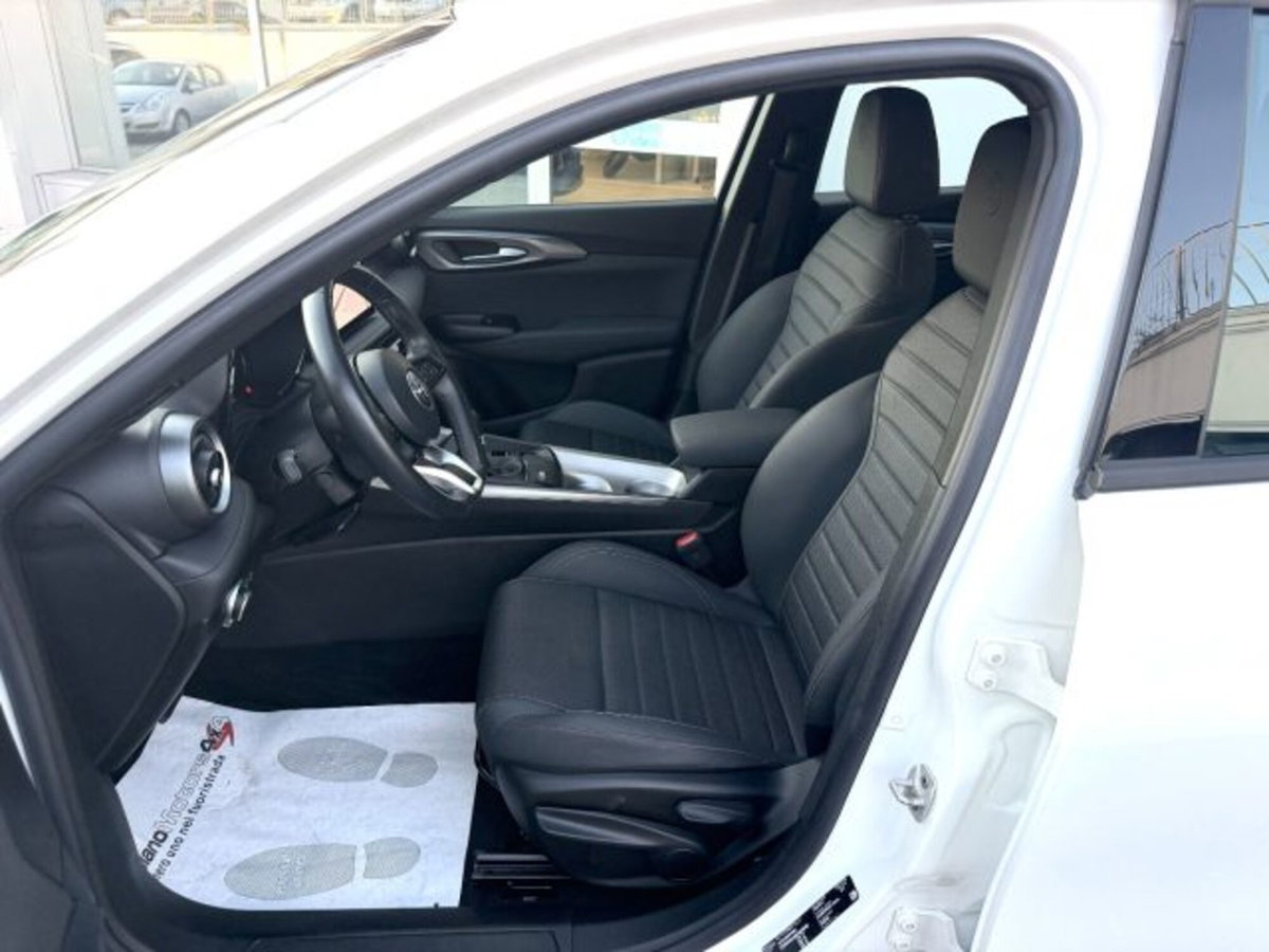 Alfa Romeo Tonale 1.5 hybrid Sprint 130cv tct7 (7)