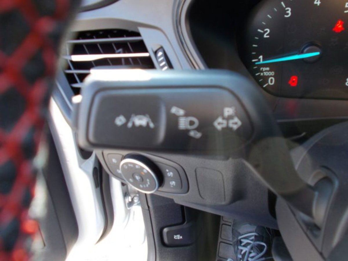 Ford Focus Station Wagon 1.0 EcoBoost Hybrid 125CV Powershift SW ST-Line Design (16)