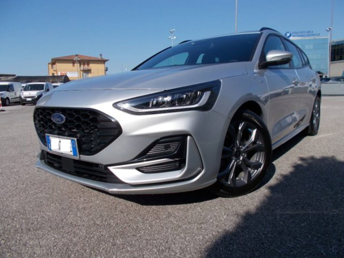 Ford Focus Station Wagon 1.0 EcoBoost Hybrid 125CV Powershift SW ST-Line Design (2)