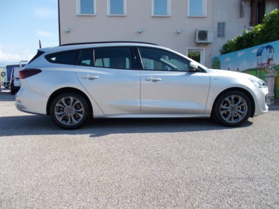 Ford Focus Station Wagon 1.0 EcoBoost Hybrid 125CV Powershift SW ST-Line Design (5)