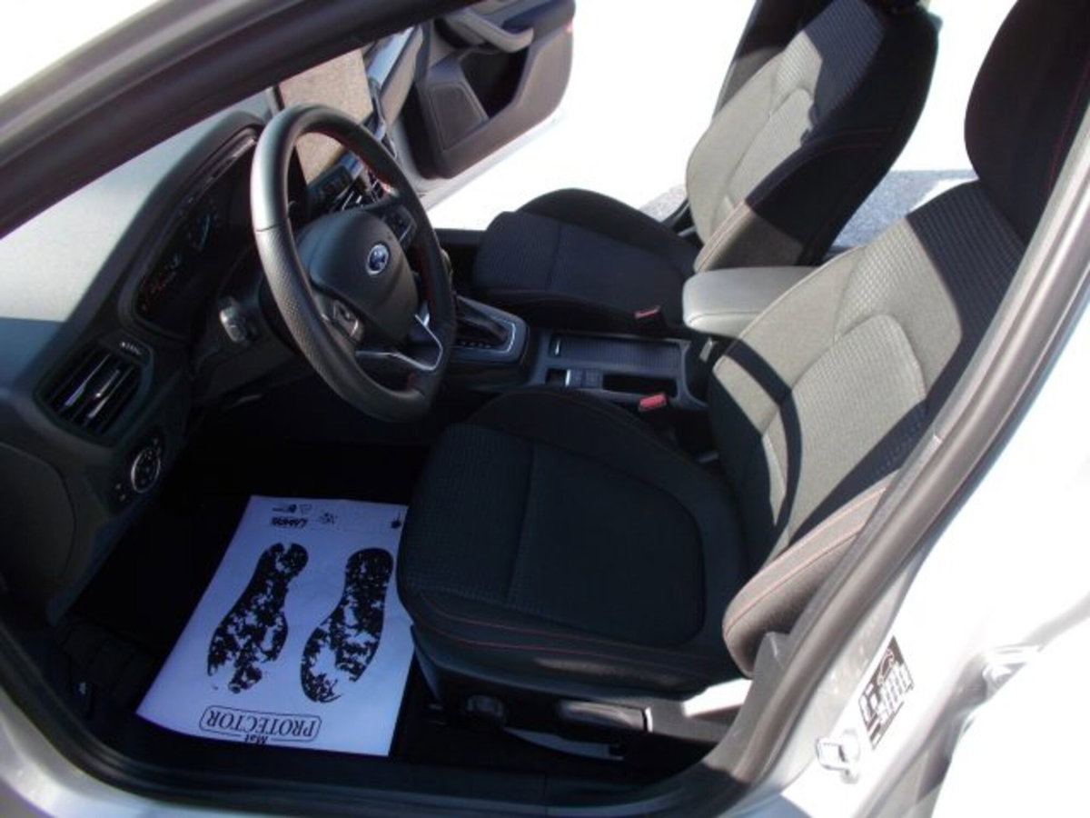 Ford Focus Station Wagon 1.0 EcoBoost Hybrid 125CV Powershift SW ST-Line Design (9)