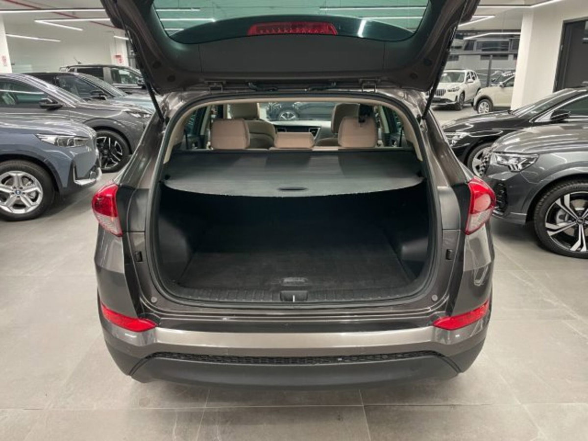 Hyundai Tucson 1.7 CRDi DCT XPossible (15)