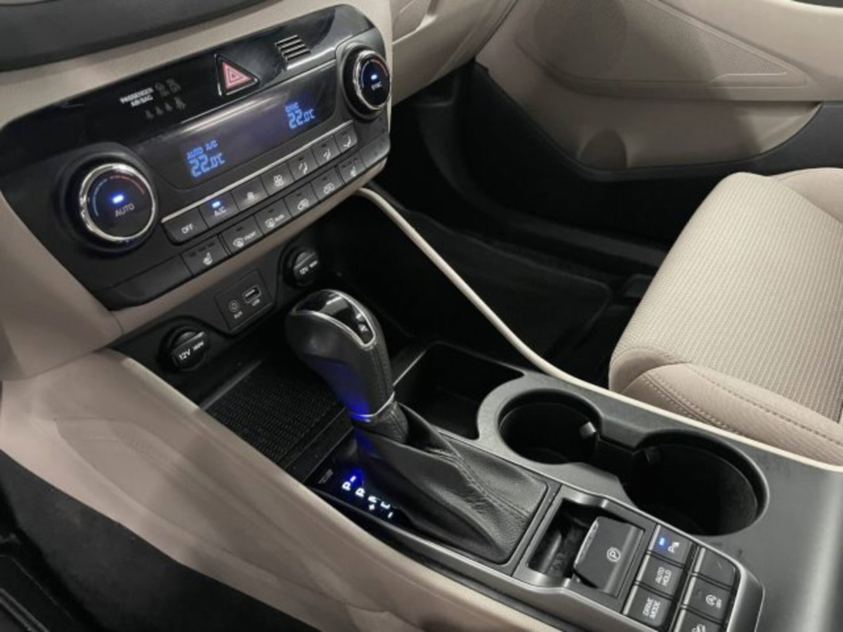 Hyundai Tucson 1.7 CRDi DCT XPossible (3)