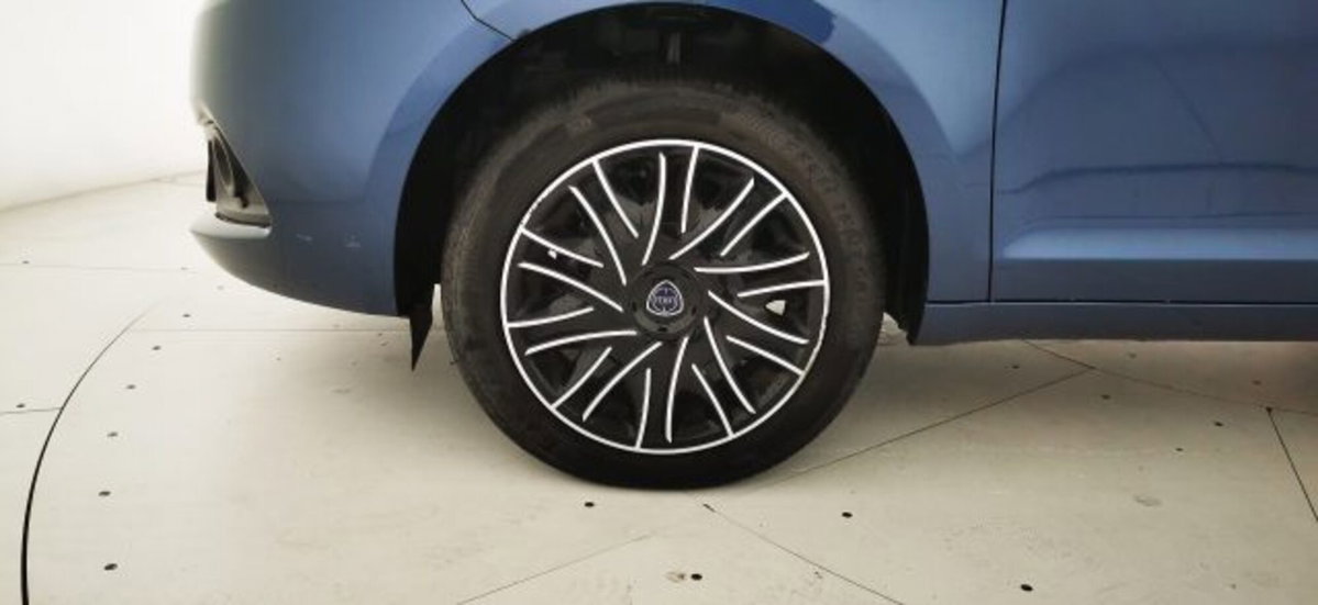 Lancia Ypsilon 1.0 FireFly 5 porte S&S Hybrid Gold Plus (17)