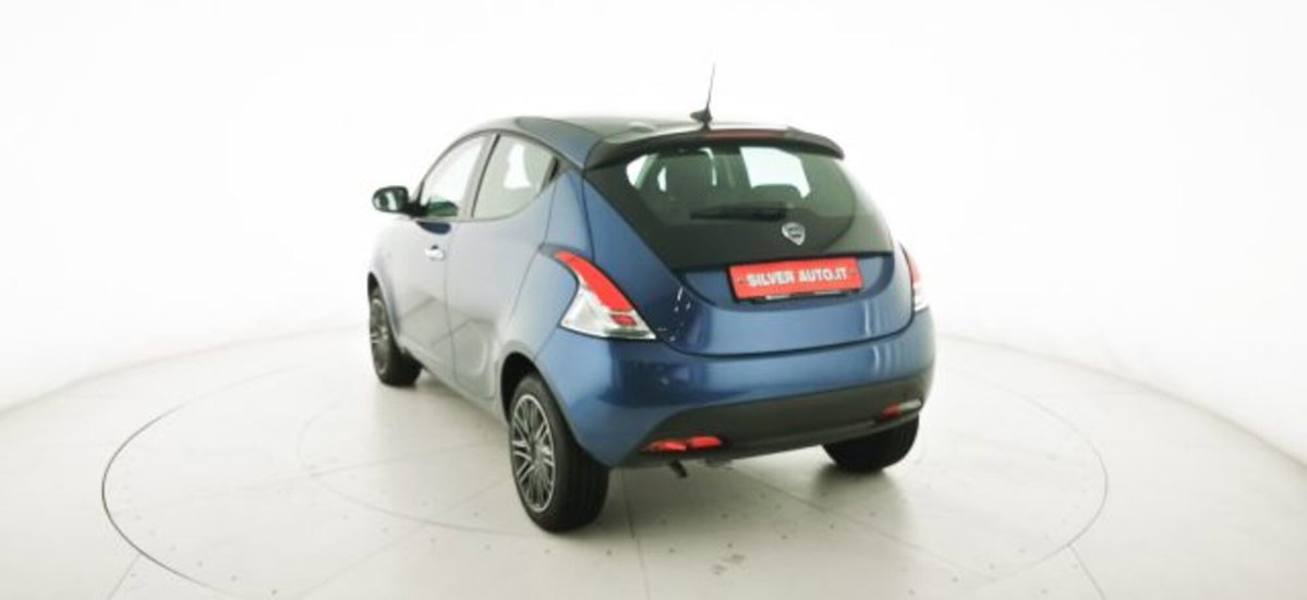 Lancia Ypsilon 1.0 FireFly 5 porte S&S Hybrid Gold Plus (18)