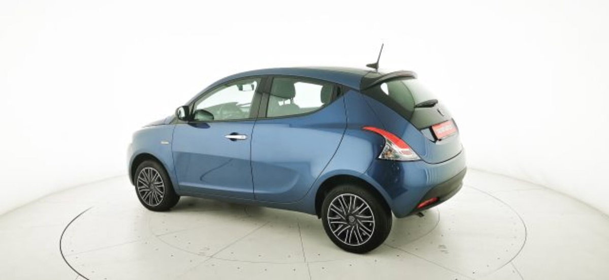 Lancia Ypsilon 1.0 FireFly 5 porte S&S Hybrid Gold Plus (19)