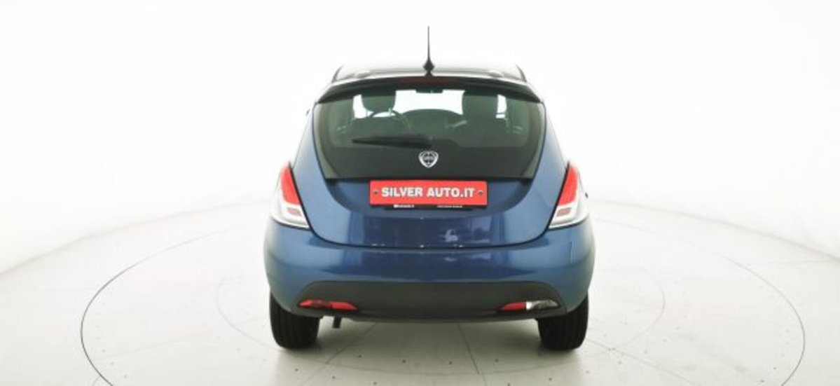 Lancia Ypsilon 1.0 FireFly 5 porte S&S Hybrid Gold Plus (6)