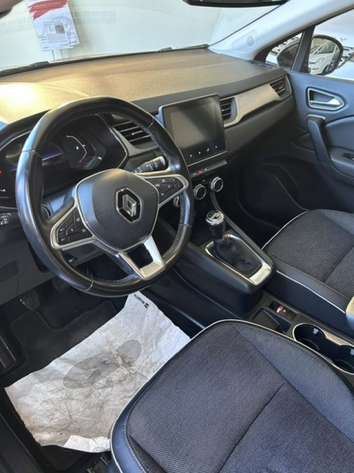 Renault Captur Blue dCi 95 CV Intens (11)