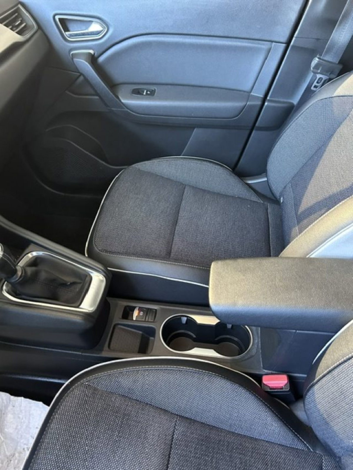 Renault Captur Blue dCi 95 CV Intens (12)