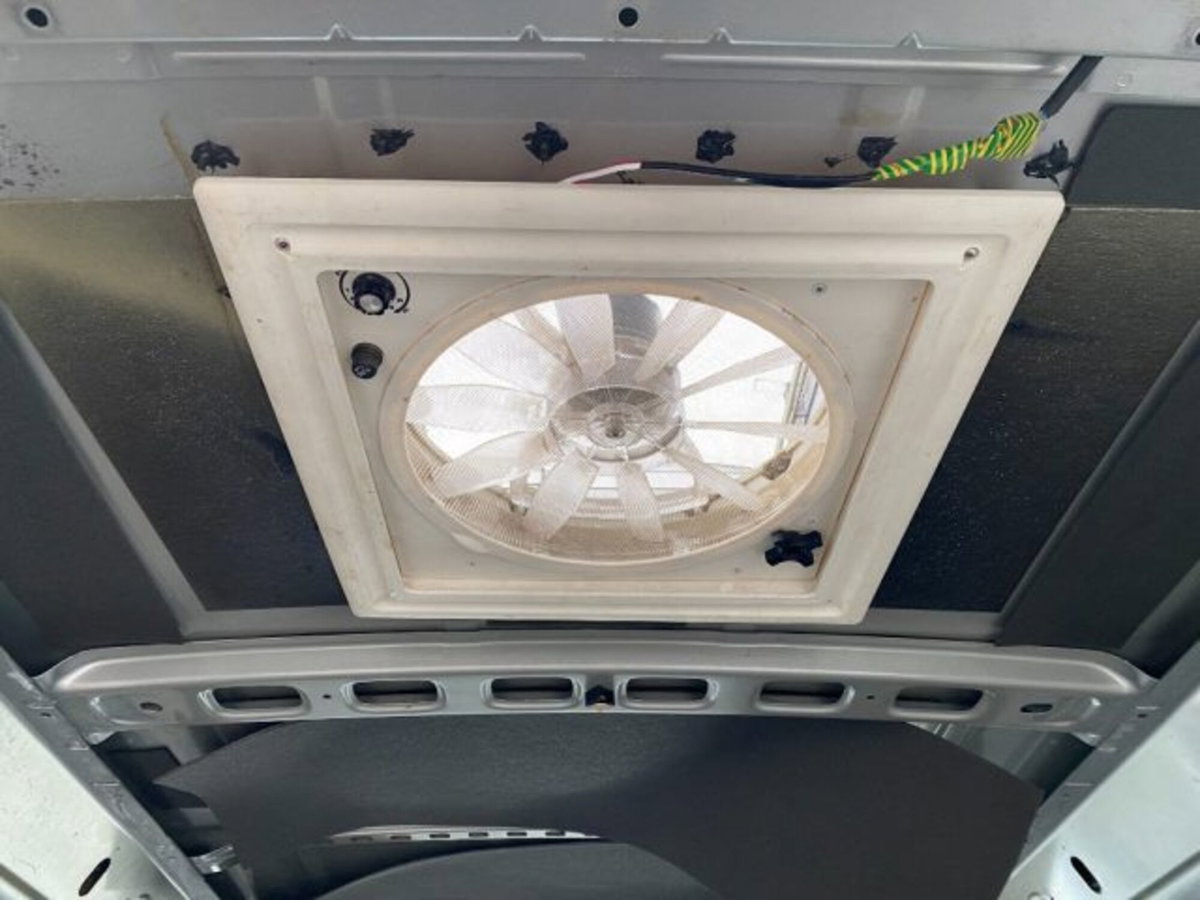 Volkswagen Veicoli Commerciali Caddy 1.9 TDI 105CV 4p. Van Vetrato (10)