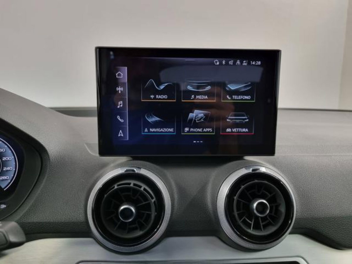 Audi Q2 Q2 40 TFSI quattro S tronic Identity Black (13)