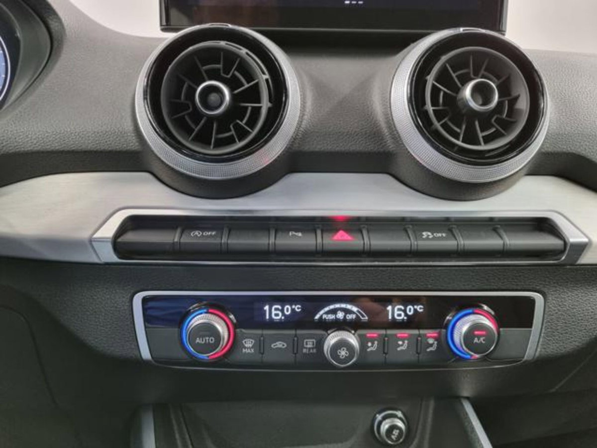 Audi Q2 Q2 40 TFSI quattro S tronic Identity Black (14)