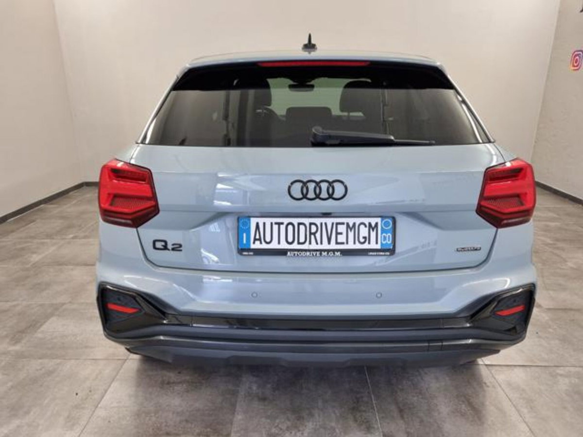 Audi Q2 Q2 40 TFSI quattro S tronic Identity Black (3)