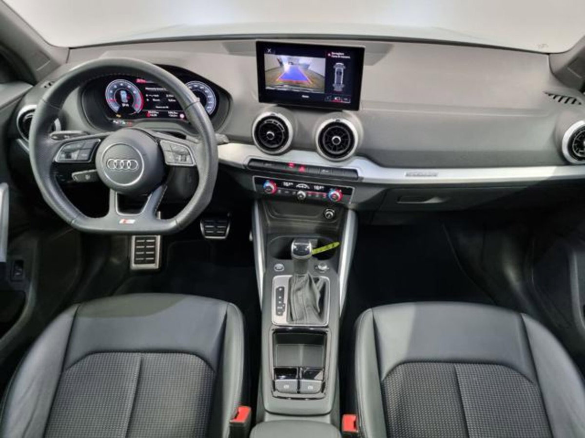Audi Q2 Q2 40 TFSI quattro S tronic Identity Black (6)
