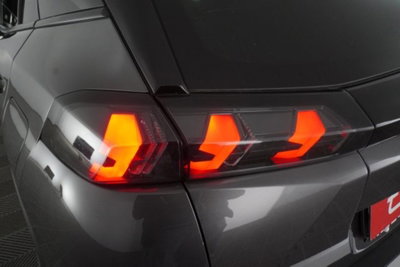 Peugeot 2008 PureTech 100 S&S Allure Pack (18)