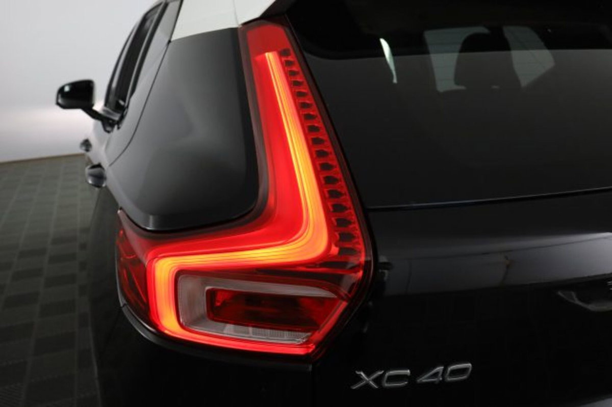 Volvo XC40 T4 AWD Geartronic Momentum (10)