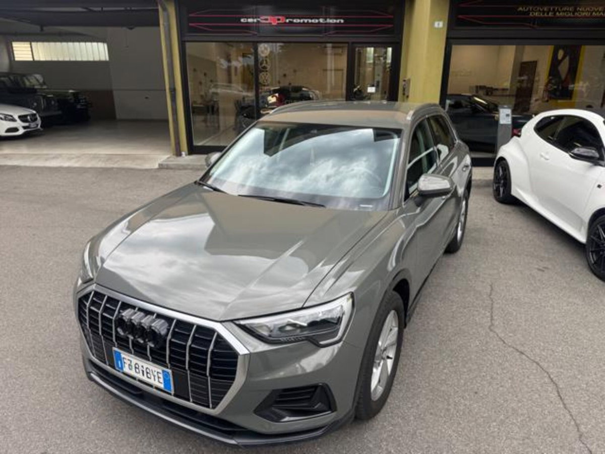 Audi Q3 35 TDI quattro S tronic Business (2)