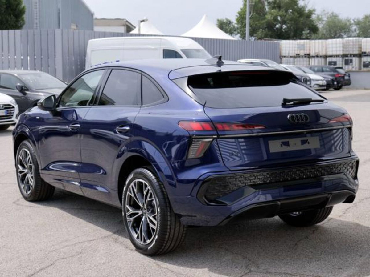 Audi Q3 Sportback 2.0 tdi S line edition 150cv s-tronic (3)