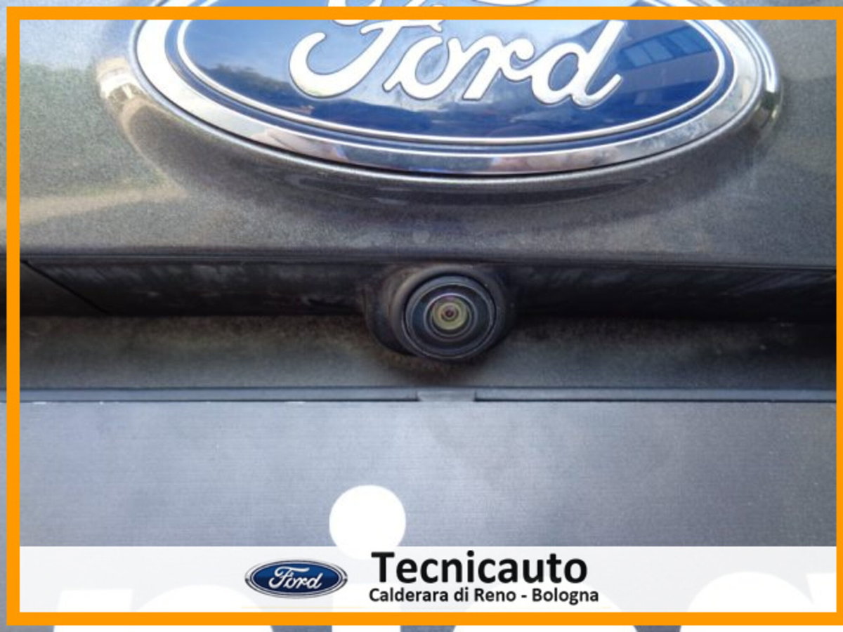 Ford Kuga 1.5 TDCI 120 CV S&S 2WD ST-Line (11)