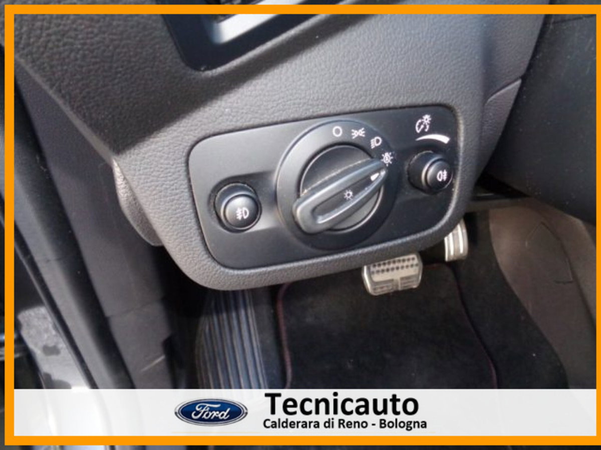 Ford Kuga 1.5 TDCI 120 CV S&S 2WD ST-Line (14)