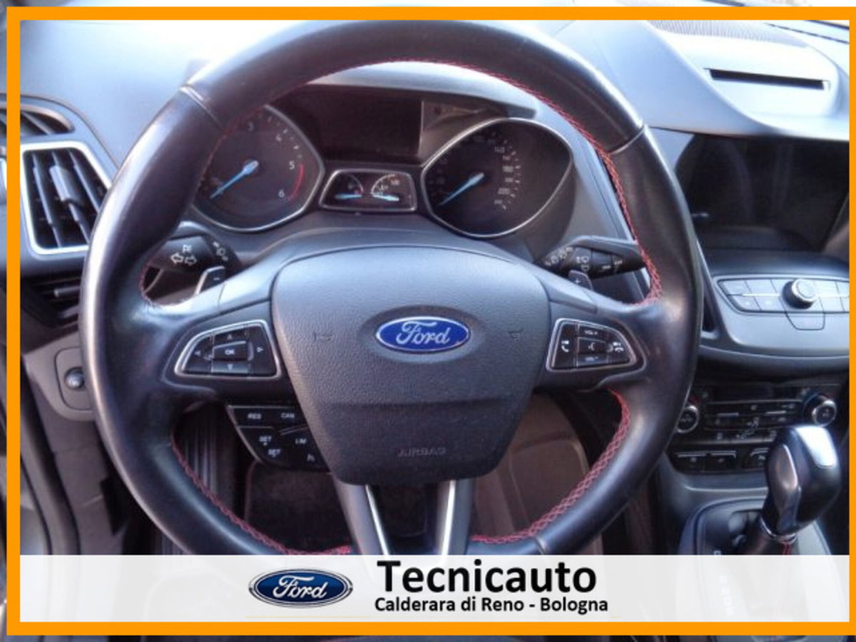 Ford Kuga 1.5 TDCI 120 CV S&S 2WD ST-Line (15)