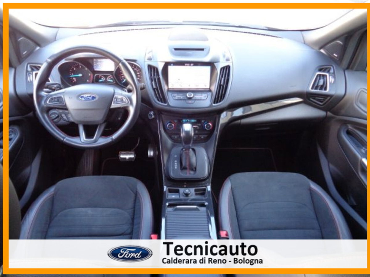 Ford Kuga 1.5 TDCI 120 CV S&S 2WD ST-Line (18)