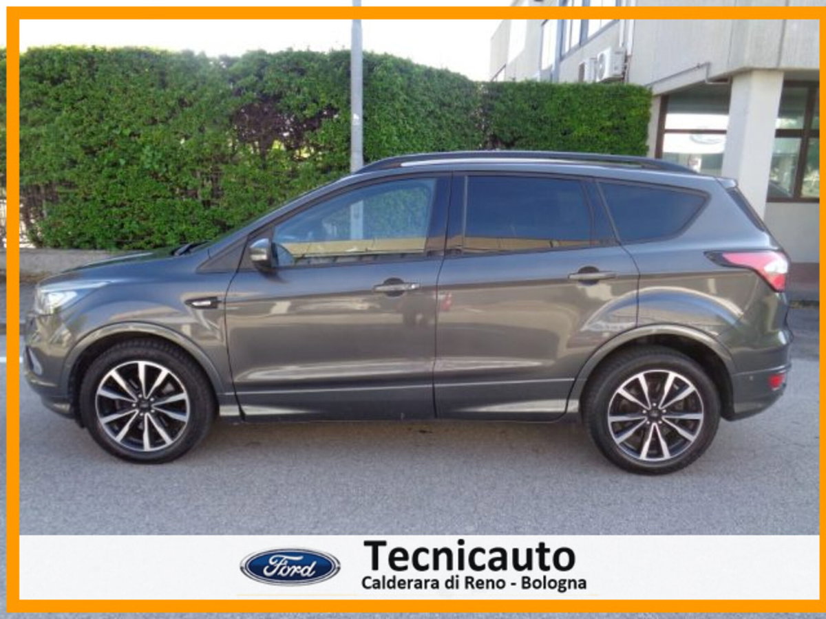 Ford Kuga 1.5 TDCI 120 CV S&S 2WD ST-Line (3)