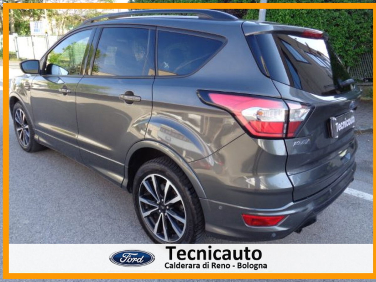 Ford Kuga 1.5 TDCI 120 CV S&S 2WD ST-Line (4)