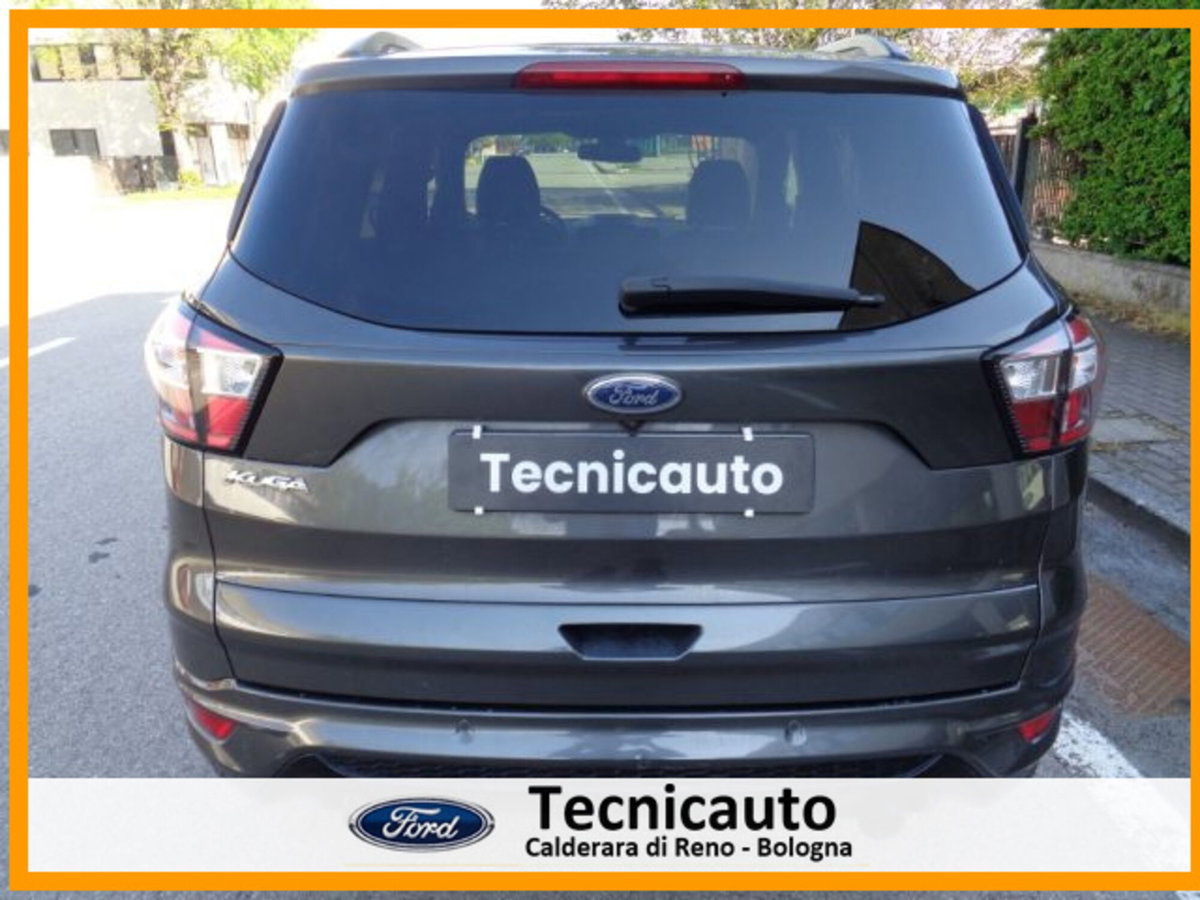 Ford Kuga 1.5 TDCI 120 CV S&S 2WD ST-Line (5)