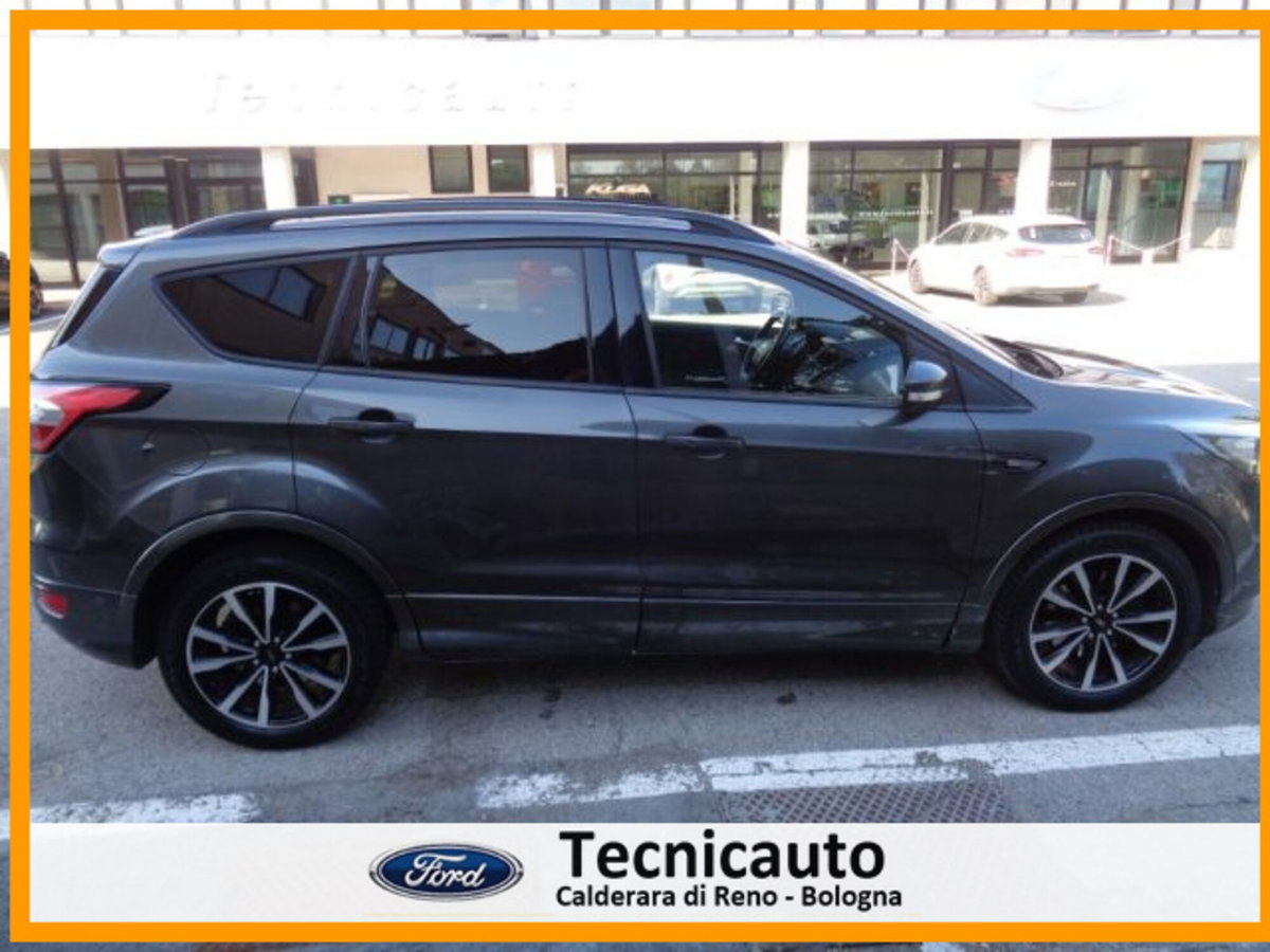 Ford Kuga 1.5 TDCI 120 CV S&S 2WD ST-Line (7)