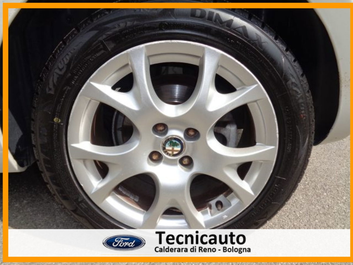 Alfa Romeo MiTo 1.4 78 CV Distinctive (18)