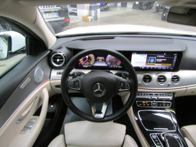 Mercedes-Benz Classe E Station Wagon 220 d 4Matic Auto Premium Plus (19)