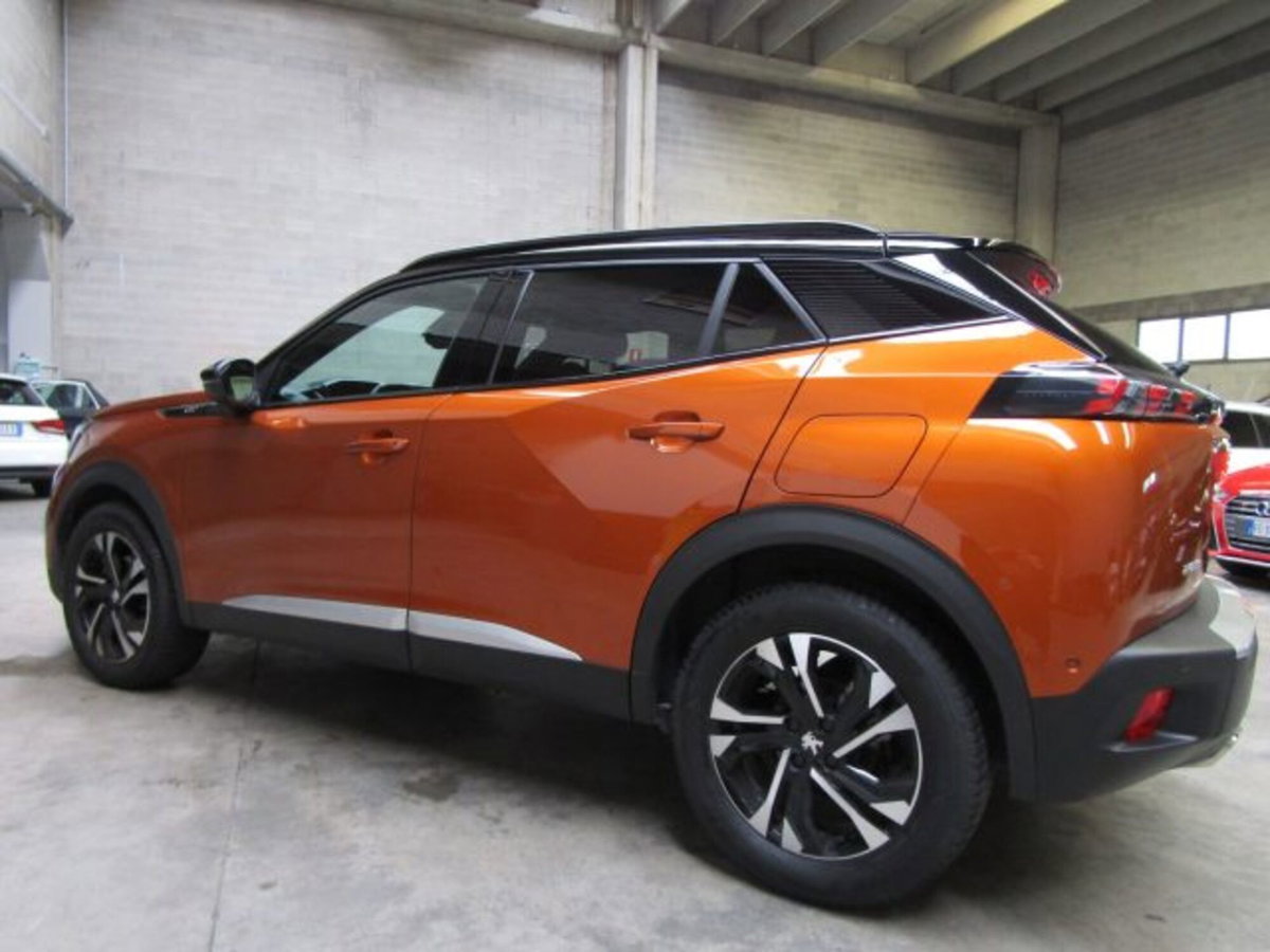 Peugeot 2008 PureTech 130 S&S EAT8 GT Line (7)