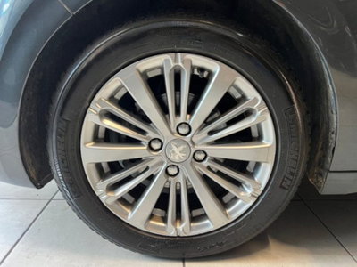 Peugeot 208 82 5 porte Active (17)