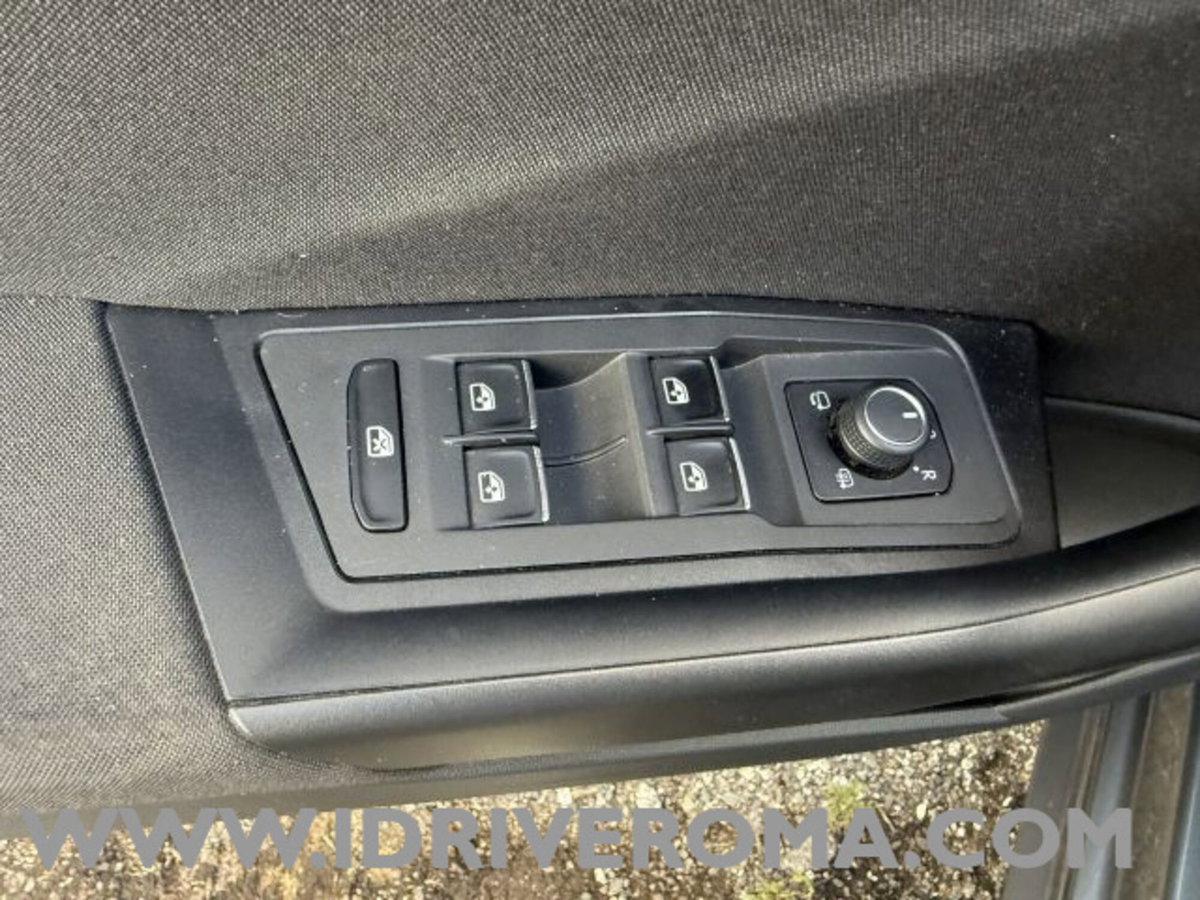 Volkswagen T-Roc 1.0 TSI Style (10)