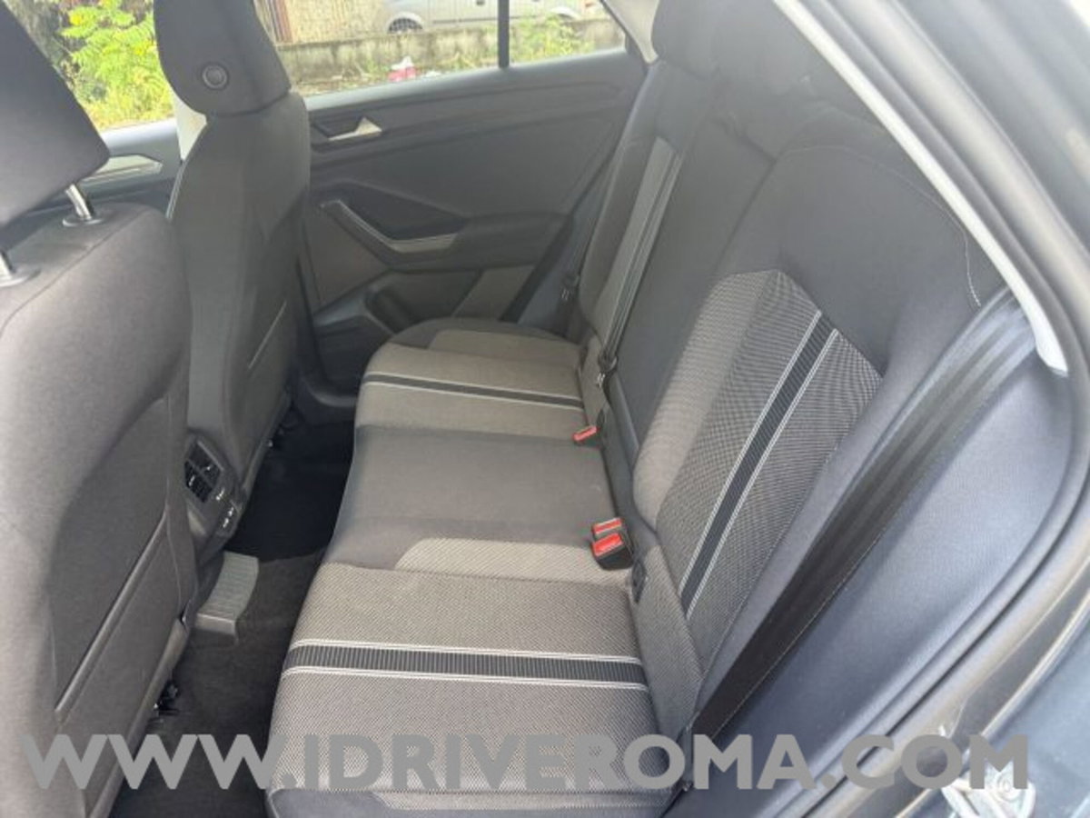 Volkswagen T-Roc 1.0 TSI Style (9)