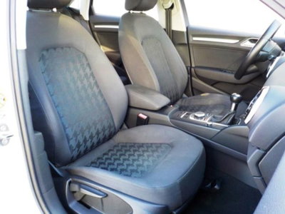 Audi A3 Sedan 1.6 TDI clean diesel Attraction (12)