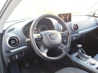 Audi A3 Sedan 1.6 TDI clean diesel Attraction (9)