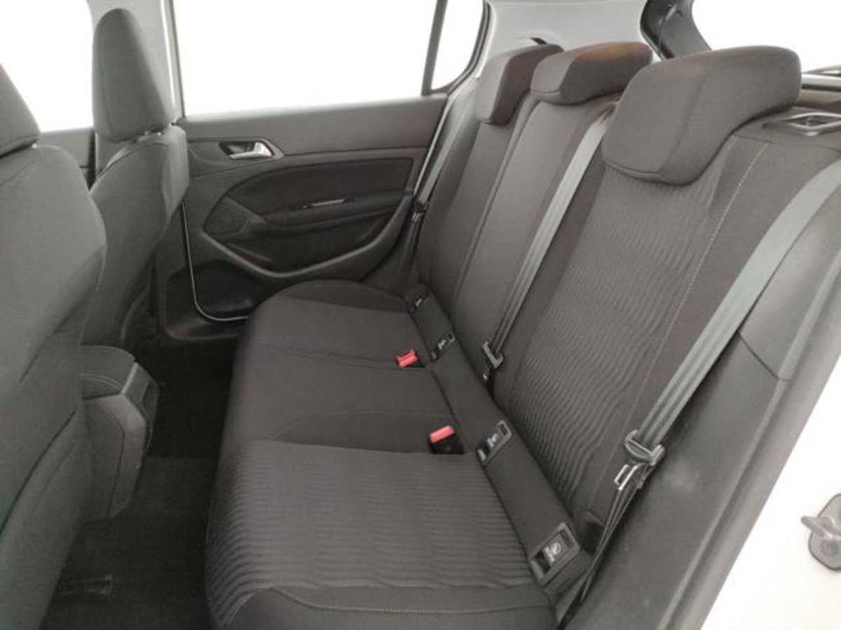 Peugeot 308 BlueHDi 120 S&S EAT6 Allure (18)