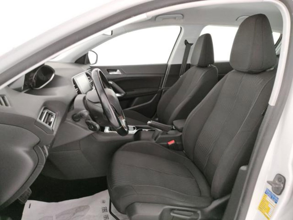 Peugeot 308 BlueHDi 120 S&S EAT6 Allure (5)