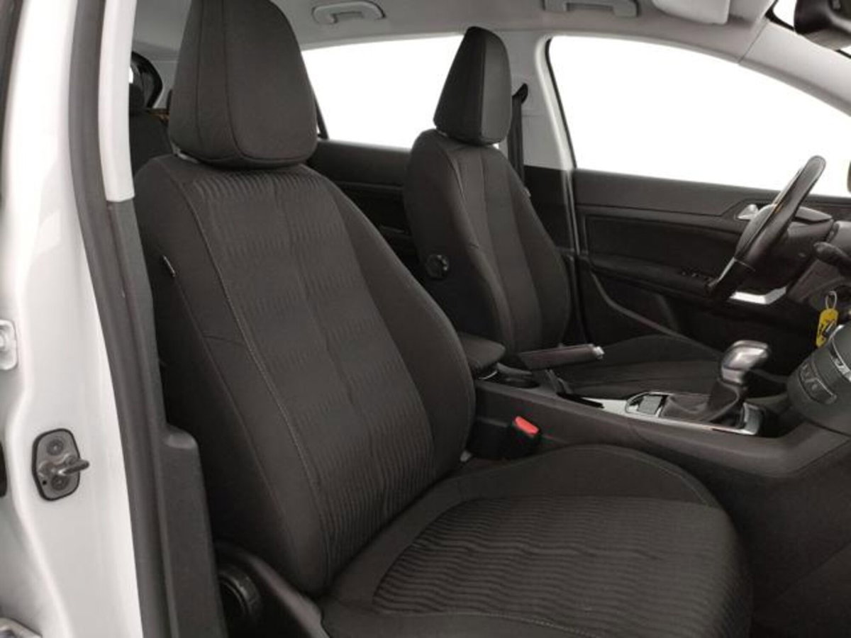 Peugeot 308 BlueHDi 120 S&S EAT6 Allure (6)