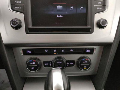 Volkswagen Passat Variant 1.6 TDI DSG Comfortline BlueMotion Tech. (10)
