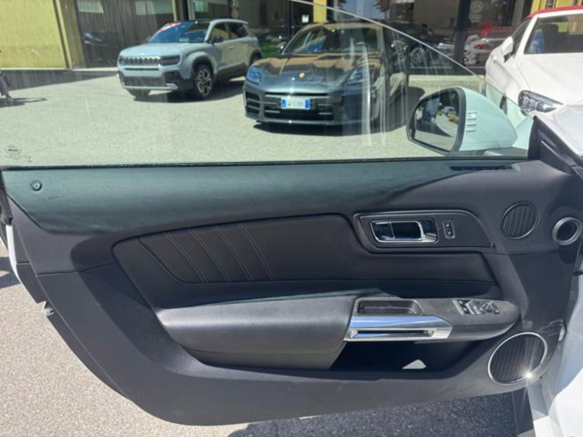 Ford Mustang Coupé Fastback 2.3 EcoBoost aut. (16)
