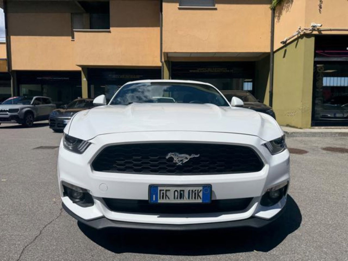 Ford Mustang Coupé Fastback 2.3 EcoBoost aut. (6)