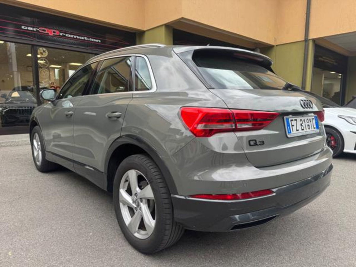 Audi Q3 35 TDI quattro S tronic Business (10)