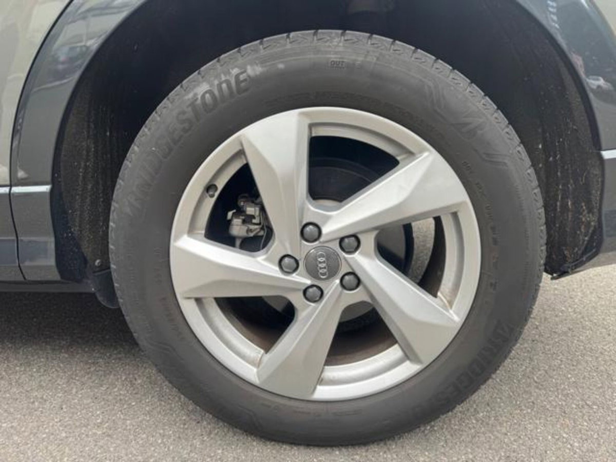 Audi Q3 35 TDI quattro S tronic Business (12)