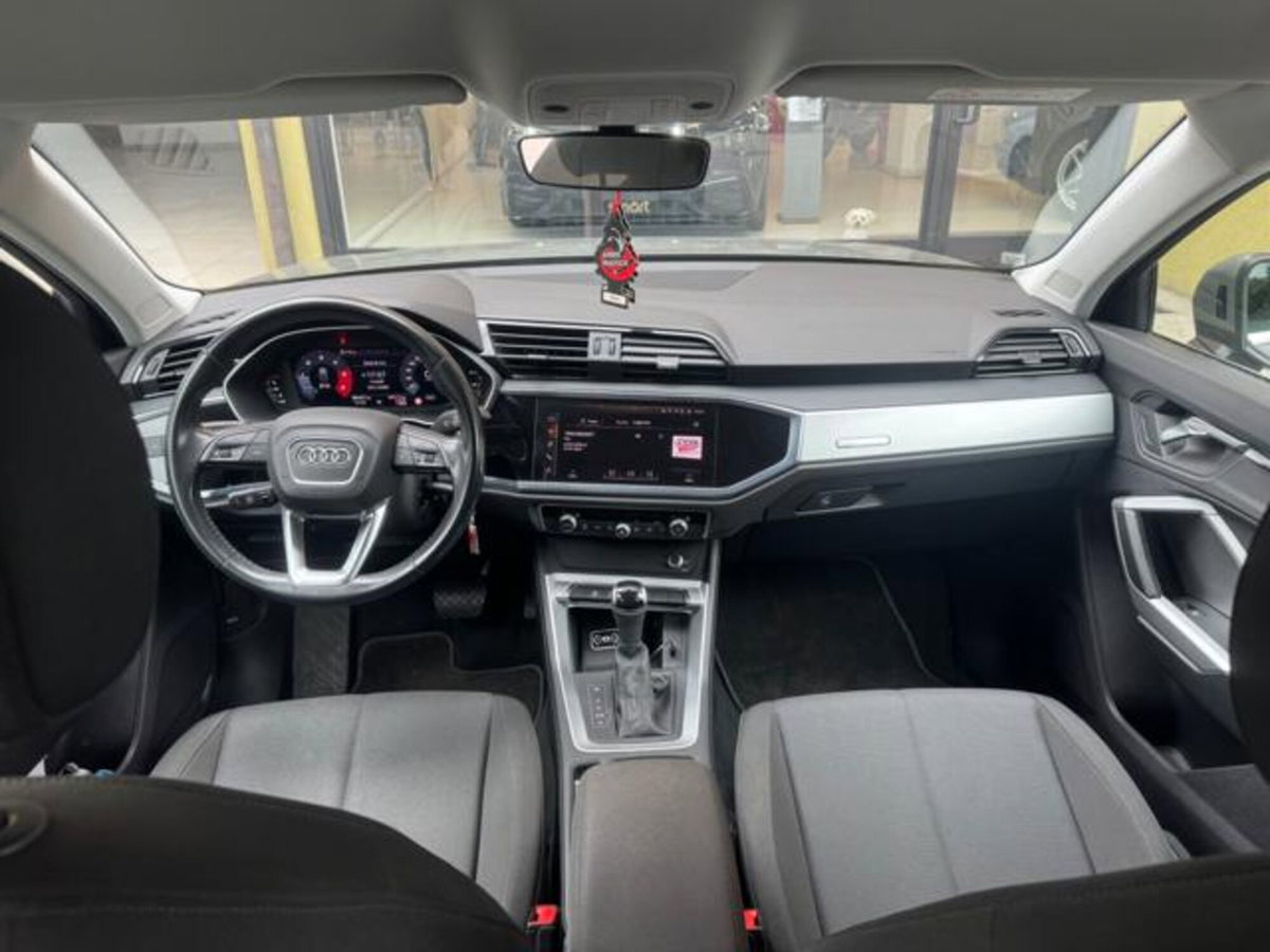 Audi Q3 35 TDI quattro S tronic Business (15)