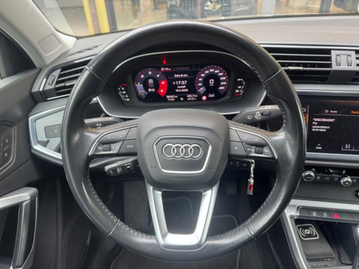 Audi Q3 35 TDI quattro S tronic Business (16)